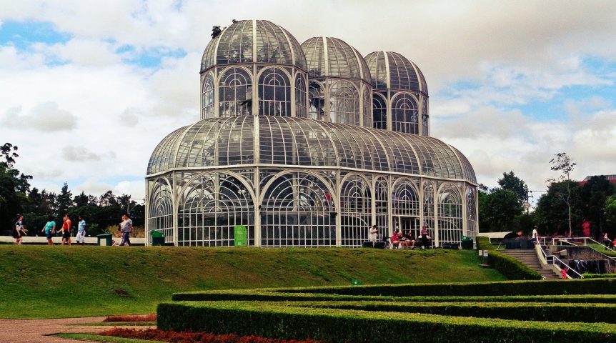 jardim botânico de Curitiba, foto remete à criação de loja virtual na cidade